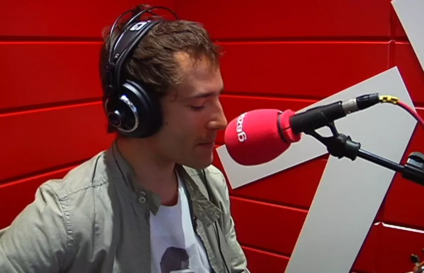 'B Aldea': Garamendiren akustikoa eta elkarrizketa