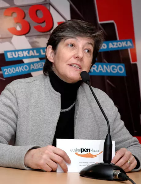 Laura Mintegi Euskal Herria Bilduren lehendakarigaia.