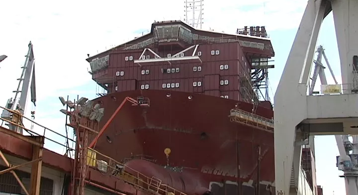 Barco en construcción en La Naval. EITB.