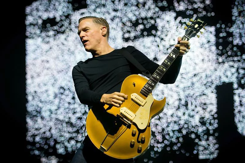 <img style="float:left;margin:5px;" src="http://10.126.2.21/media/images/2012/07/30/693591/693591_bryan-adams-budapest-1_thumbnail.jpg"/><br/><strong>Concierto de Bryan Adams en Budapest. Foto: EFE</strong>