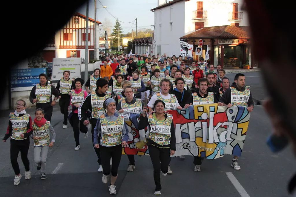 KORRIKA 2013 MARTXOAK 24