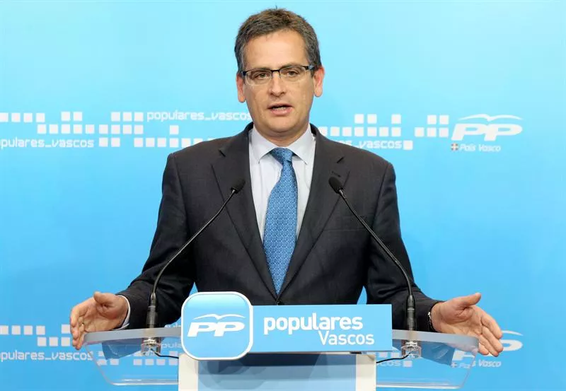 <img style="float:left;margin:5px;" src="http://10.126.2.21/media/images/2012/11/21/741263/741263_basagoiti_thumbnail.jpg"/><br/><strong>Antonio Basagoiti.</strong>