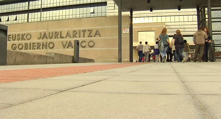 Aparteko ordainsaria hizpide.