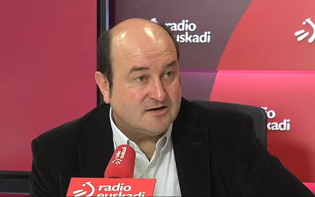Andoni Ortuzar Radio Euskadin.