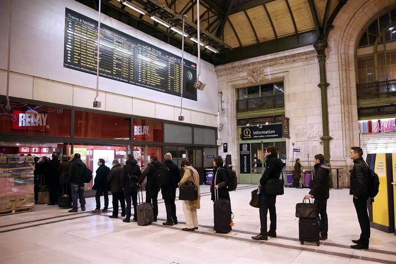 'Charlie Hebdo' vuelve a los quiscos. Foto: EFE.