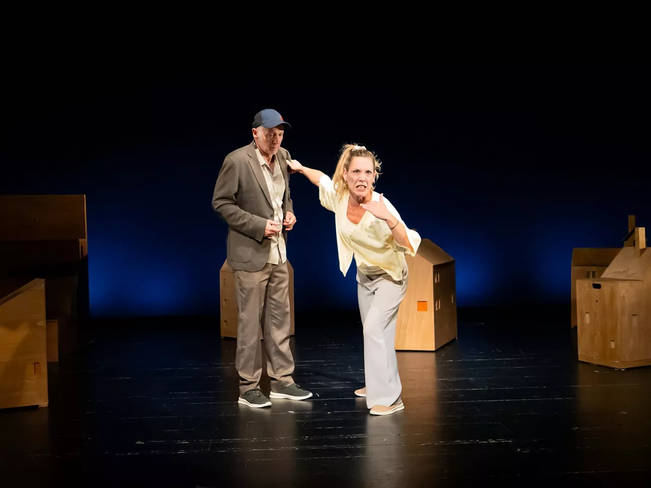 Ados Teatroa konpainiaren antzezlan berria