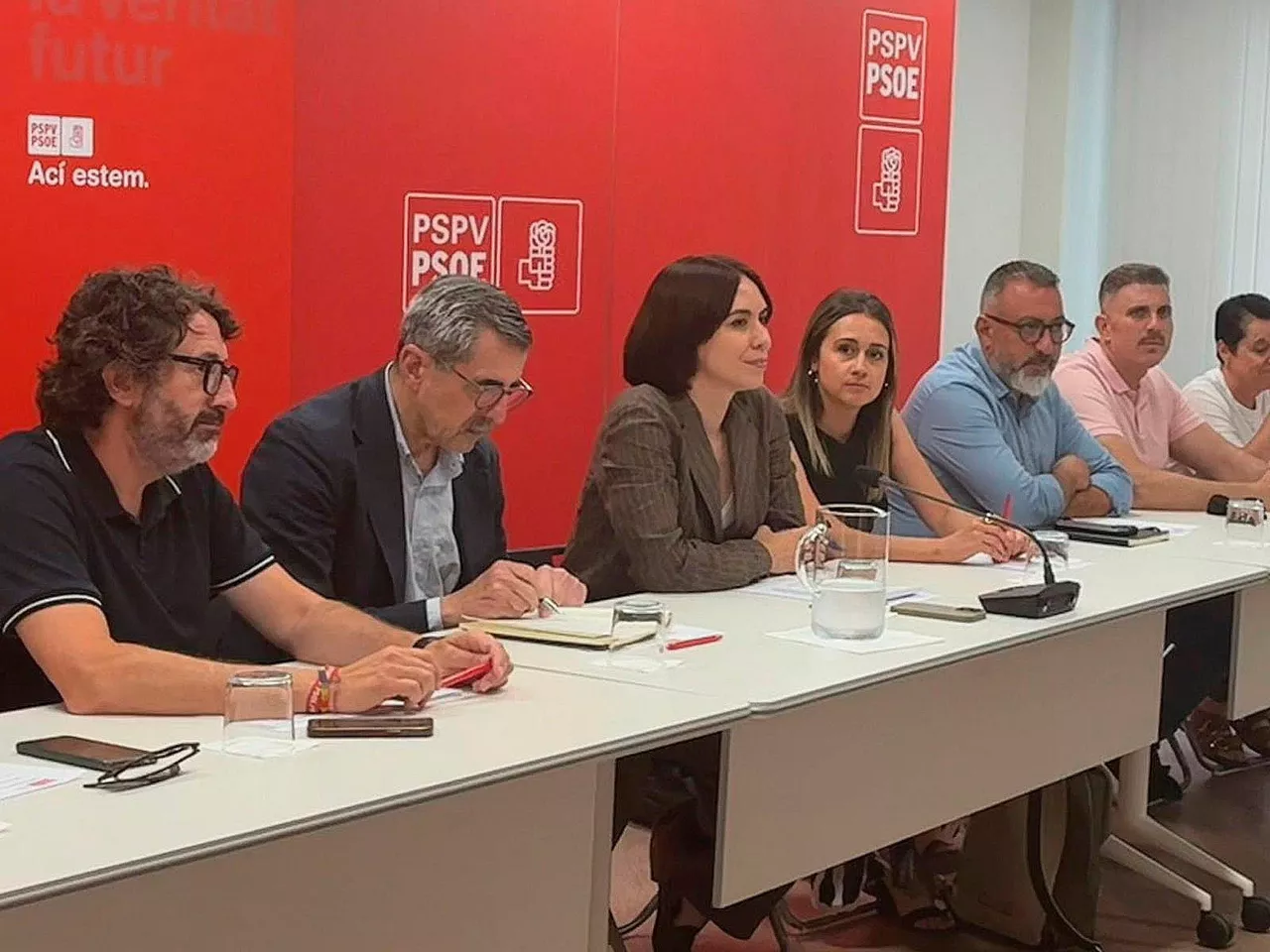La ministra de Ciencia y Universidades y secretaria general del PSPV-PSOE, Diana Morant (c), junto a José María Ángel (i)



REMITIDA / HANDOUT por DIANA MORANT EN SU CUENTA DE X

Fotografía remitida a medios de comunicación exclusivamente para ilustrar la noticia a la que hace referencia la imagen, y citando la procedencia de la imagen en la firma

31/7/2025