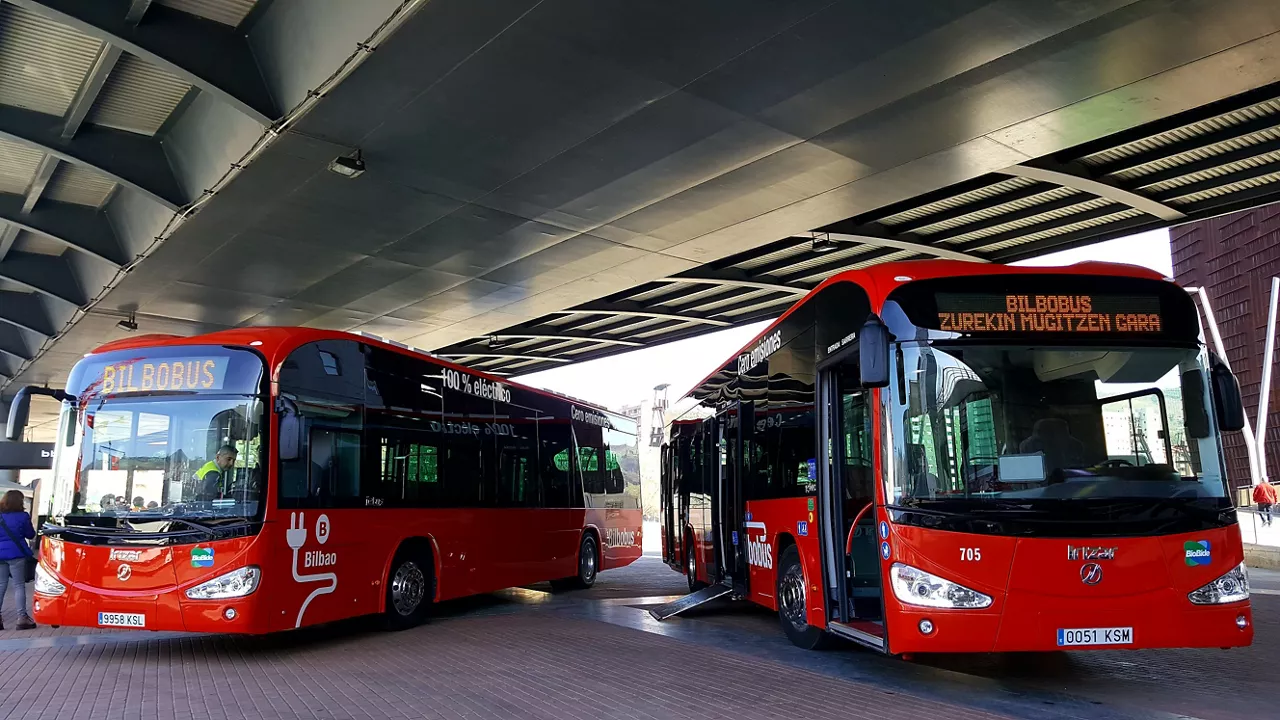 Bilbobuseko autobus elektrikoak Metro Bilbaoko energiaz baliatzen dira gauean % 100ean kargatzeko