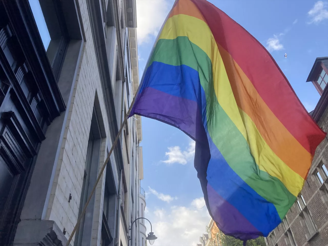 (Foto de ARCHIVO)

The rainbow flag is pictured during opening event of the 'Brussels Pride', Wednesday 07 May 2025 in Brussels. The opening event was organized by Rainbow House. Brussels Pride puts the LGBTQIA+ community in the spotlight by adorning the streets of Brussels with the colors of the rainbow.



Europa Press/Contacto/LOU LAMPAERT

07/5/2025