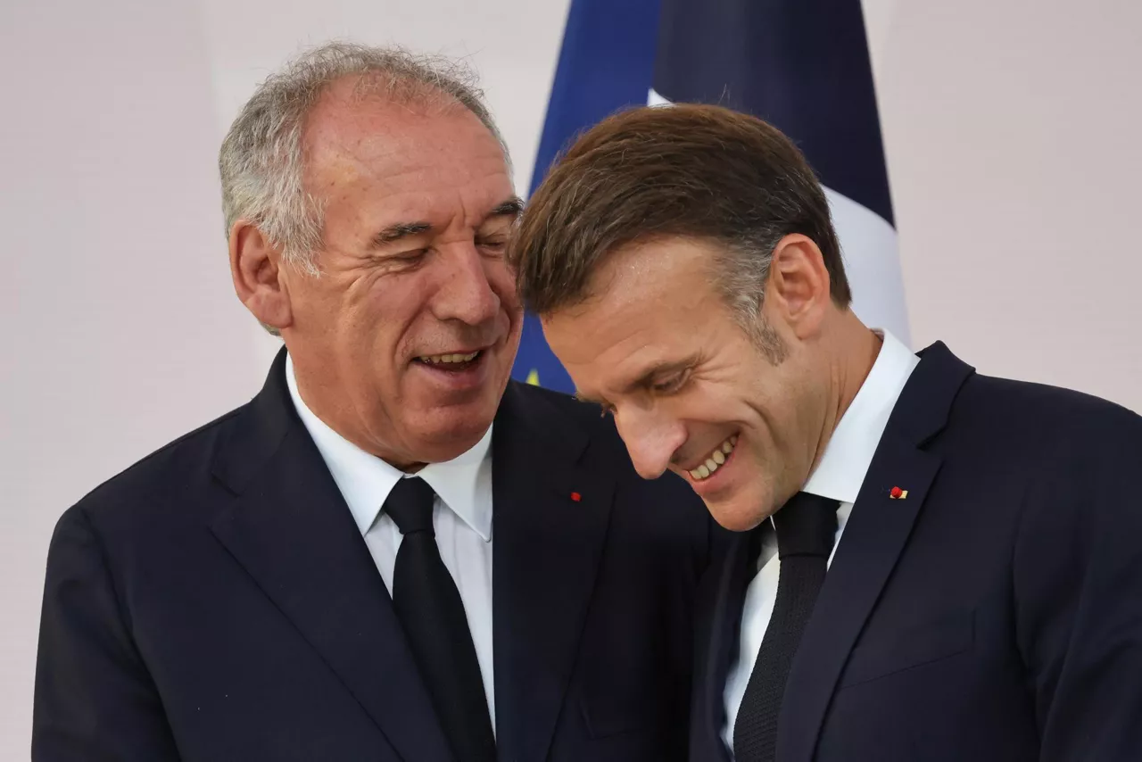 Bayrou Macron EFE
