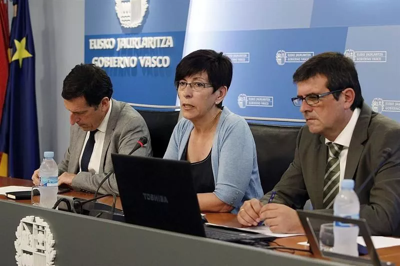 Estefanía Beltrán de Heredia, Josu Zubiaga y Gervasio Gabirondo. Foto: EFE
