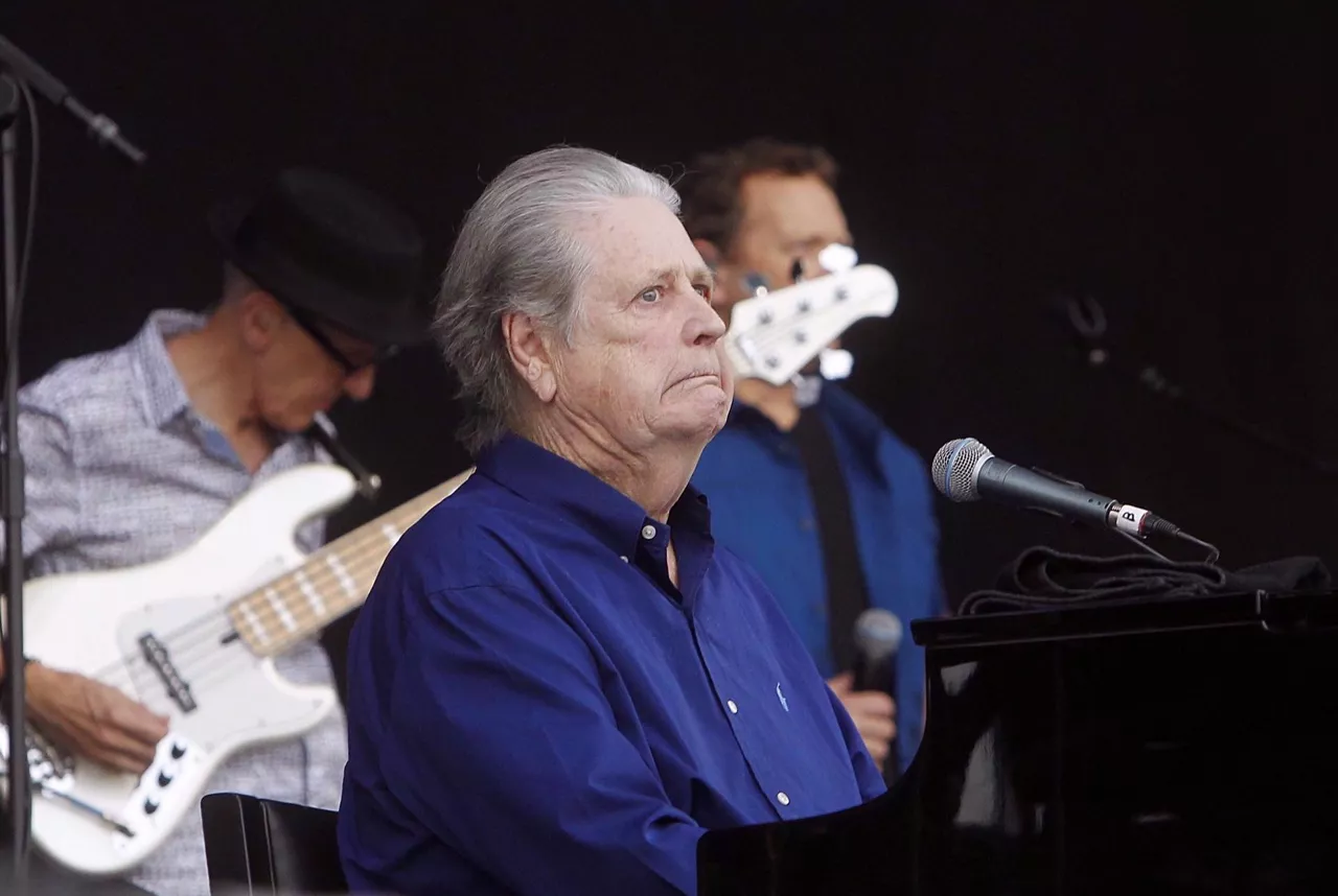 BARCELONA, 11/06/2025.- Fotografía de archivo, tomada el 4/06/2016 en el Festival Primavera Sound de Barcelona, del músico estadounidense Brian Wilson, cofundador de la banda The Beach Boys, que ha fallecido a los 82 años. EFE/Archivo/Marta Pérez
