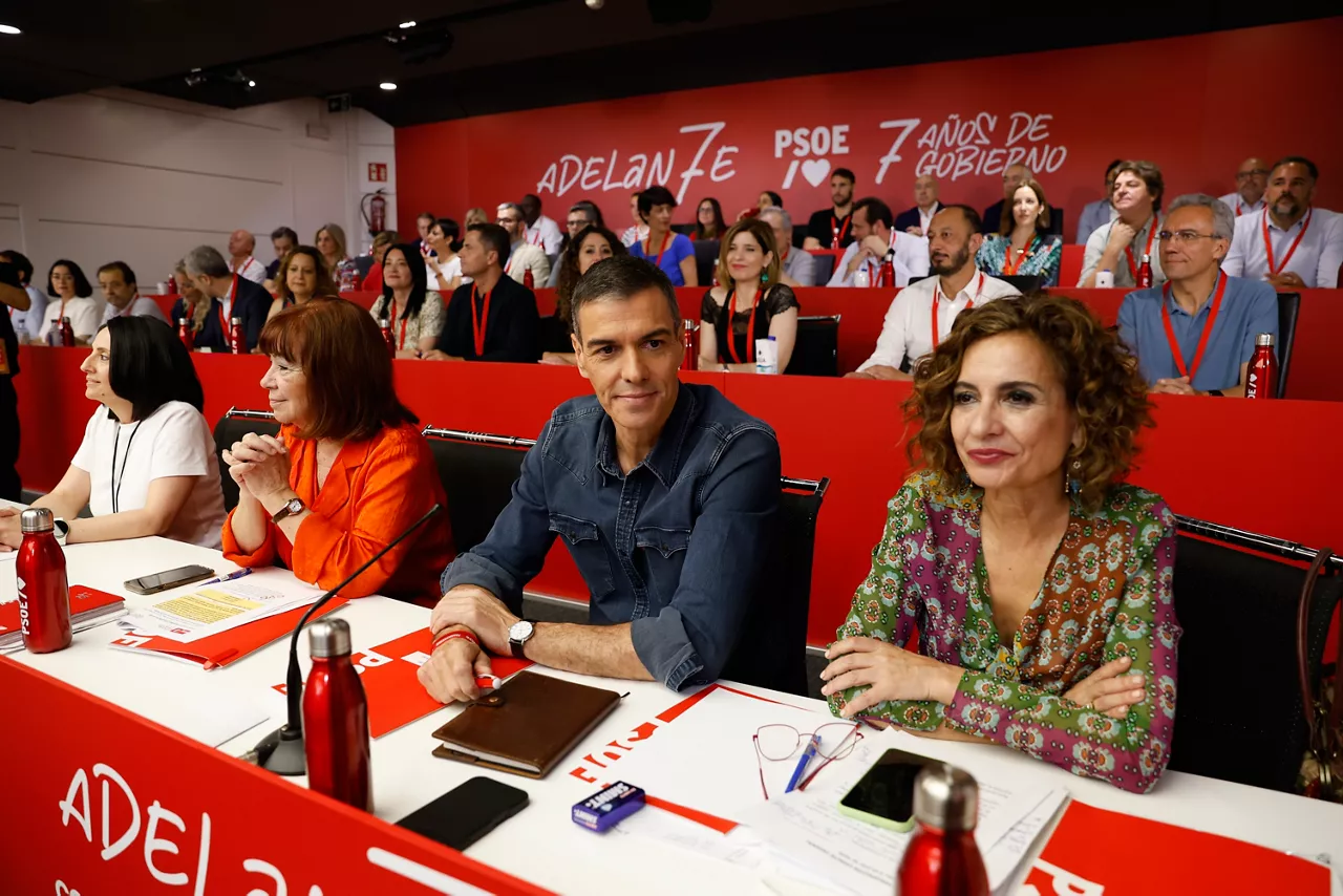 Madrid (Spain), 05/07/2025.- A handout photo made available by the Spanish Socialist Workers' Party (PSOE) shows Spanish Prime Minister Pedro Sanchez and his Deputy Prime Minister Maria Jesus Montero attending the PSOE Federal Committee in Madrid, Spain, 05 July 2025. (España) EFE/EPA/Pablo Blazquez Dominguez HANDOUT HANDOUT EDITORIAL USE ONLY/NO SALES
