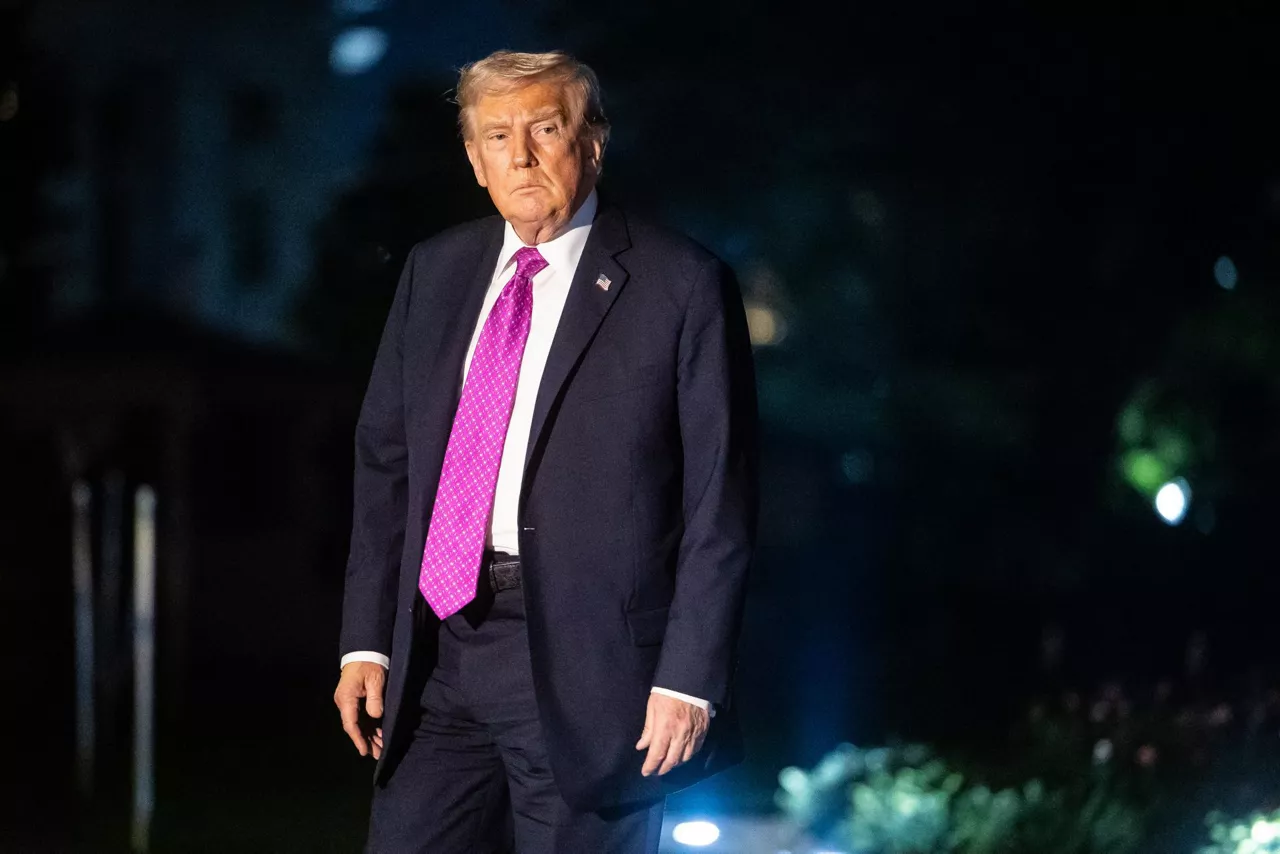 Washington, DC (United States), 14/09/2025.- US President Donald Trump arrives on the South Lawn of the White House in Washington, DC, USA, 14 September 2025. EFE/EPA/Francis Chung / POOL
