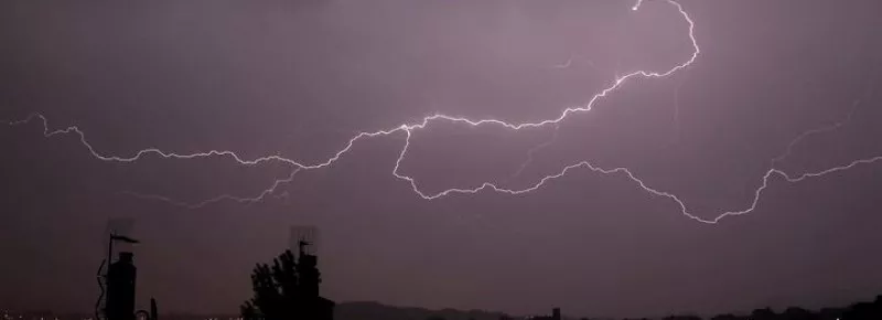 Tormenta en Donostia-San Sebastián. Imagen de archivo: EiTB