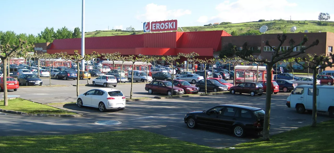 Hipermercado Eroski. Imagen:commons.wikimedia.org