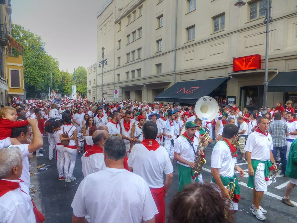(Foto de ARCHIVO)

Imagen de archivo de una peña durante las fiestas de San Fermín



REMITIDA / HANDOUT por AYUNTAMIENTO DE PAMPLONA

Fotografía remitida a medios de comunicación exclusivamente para ilustrar la noticia a la que hace referencia la imagen, y citando la procedencia de la imagen en la firma

09/10/2024