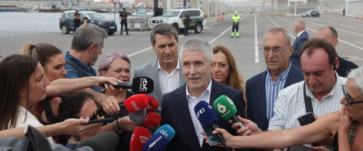 (Foto de ARCHIVO)

El ministro del Interior, Fernando Grande-Marlaska, atiende a los periodistas en su visita al puerto de Tarifa.



NONO RICO/EUROPA PRESS

10/7/2025