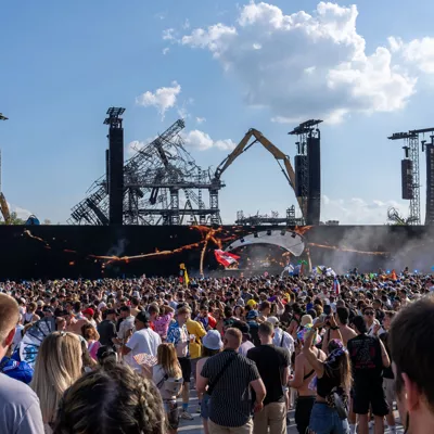 Tomorrowland apertura incendio