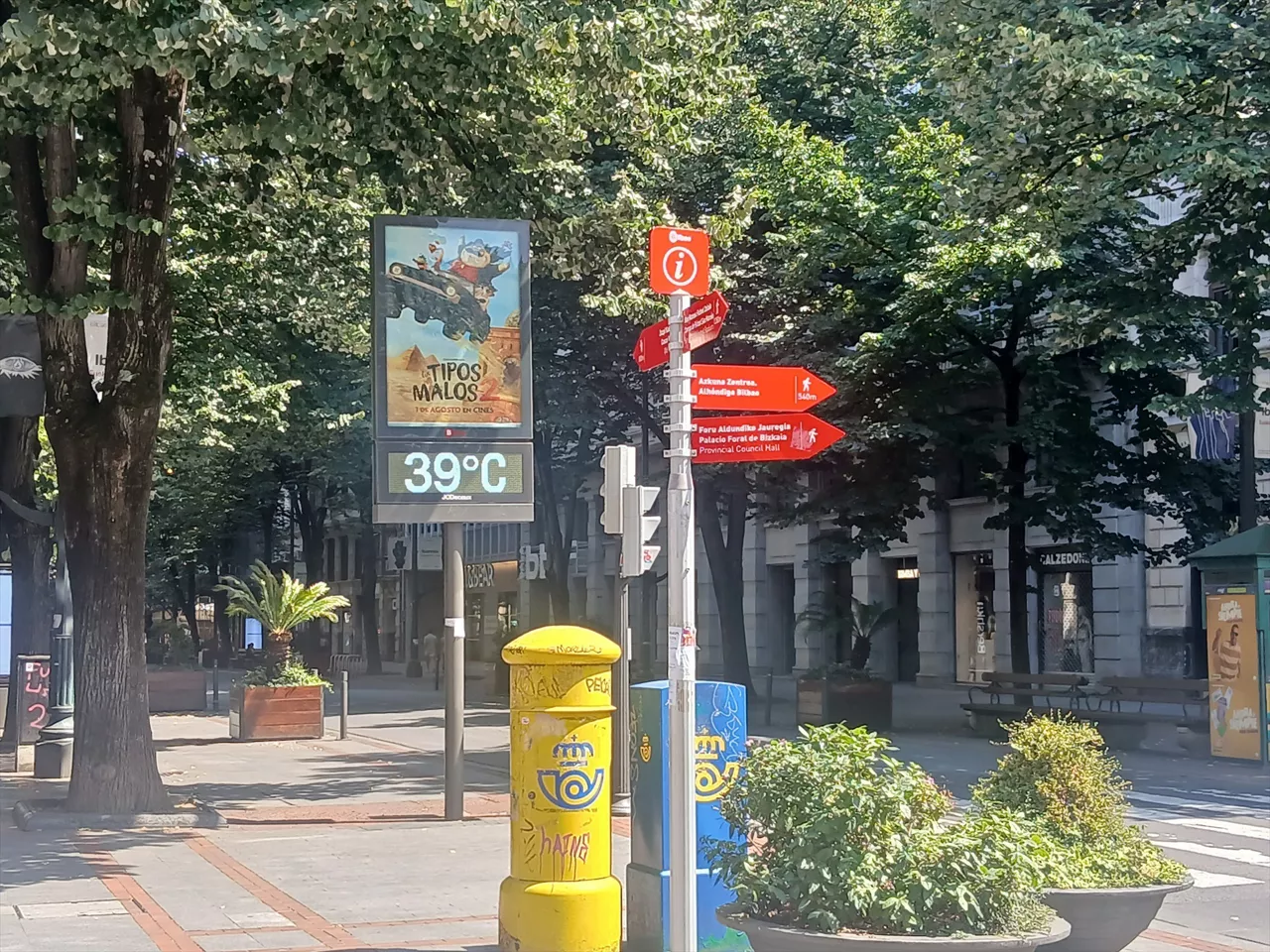 (Foto de ARCHIVO)

Un térmometro marca 39 grados en una calle.



EUROPA PRESS

10/8/2025