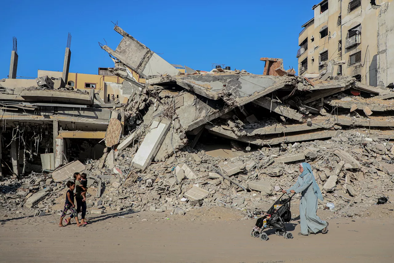 GAZA, Aug. 27, 2025  -- Displaced Palestinian children are seen at a shelter in southwest of Gaza City, on Aug. 27, 2025.



Europa Press/Contacto/Rizek Abdeljawad

27/8/2025