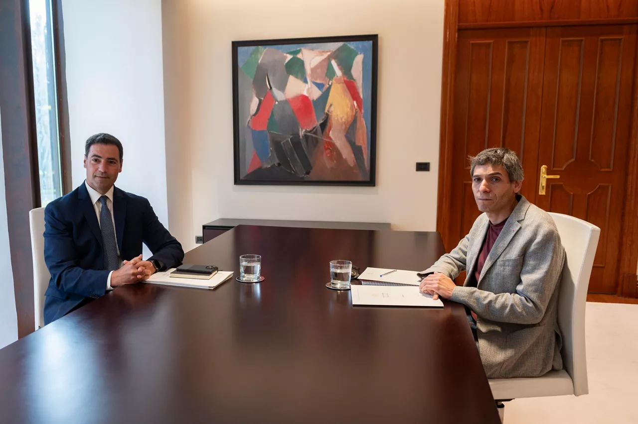 Imanol Pradales y Jon Hernández



REMITIDA / HANDOUT por GAIZKA UCEDA-IREKIA

Fotografía remitida a medios de comunicación exclusivamente para ilustrar la noticia a la que hace referencia la imagen, y citando la procedencia de la imagen en la firma

05/9/2025