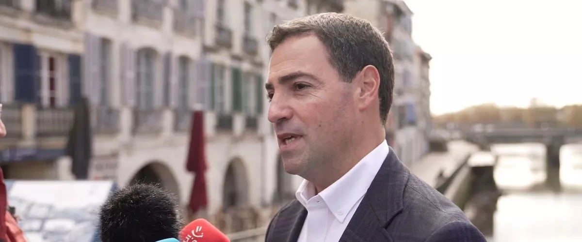 El Lehendakari, Imanol Pradales



REMITIDA / HANDOUT por IREKIA

Fotografía remitida a medios de comunicación exclusivamente para ilustrar la noticia a la que hace referencia la imagen, y citando la procedencia de la imagen en la firma

06/11/2025