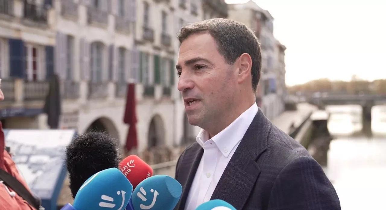 El Lehendakari, Imanol Pradales



REMITIDA / HANDOUT por IREKIA

Fotografía remitida a medios de comunicación exclusivamente para ilustrar la noticia a la que hace referencia la imagen, y citando la procedencia de la imagen en la firma

06/11/2025