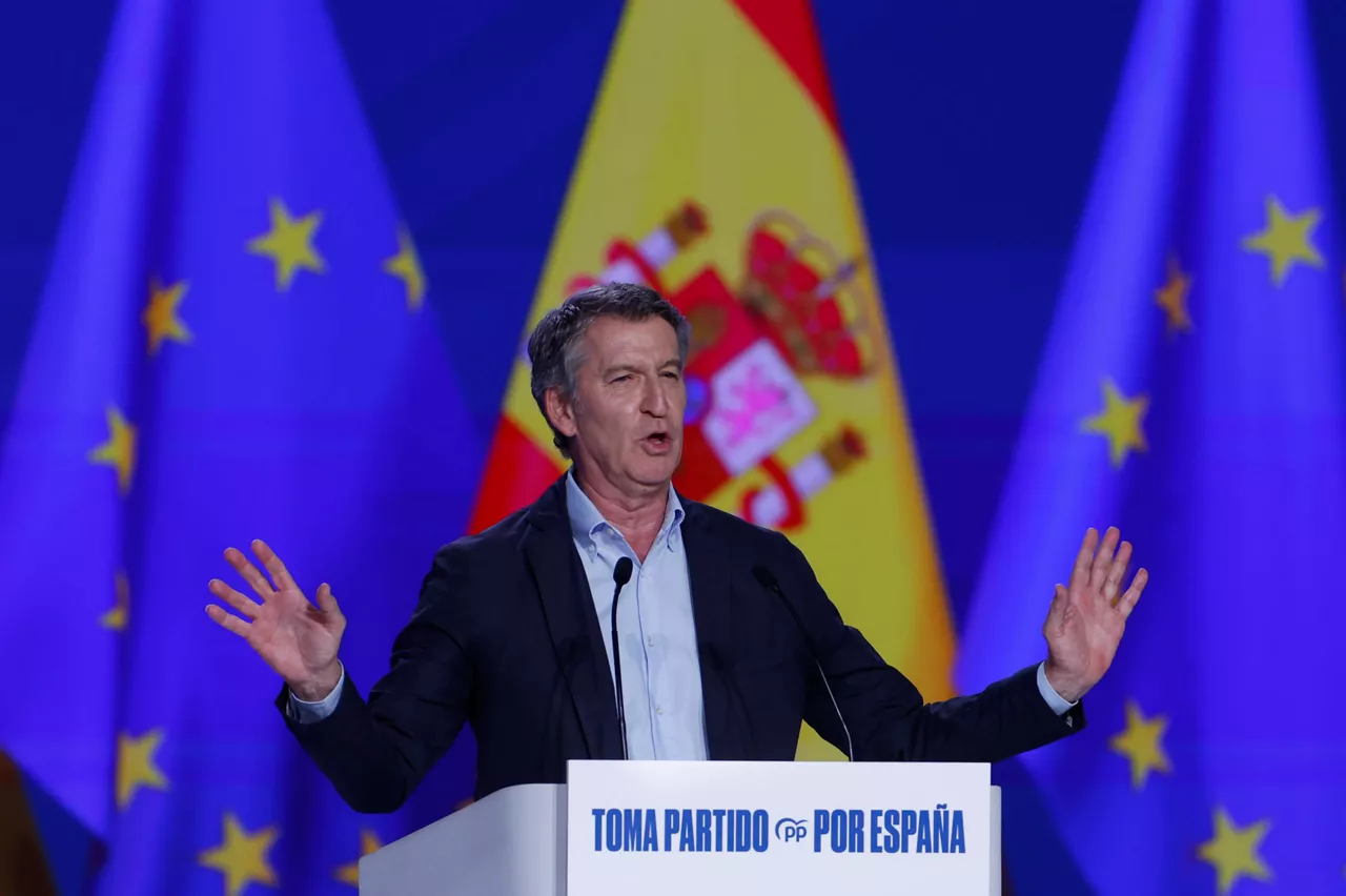 MADRID, 06/07/2025.- El líder del PP, Alberto Núñez Feijóo, interviene en la sesión de clausura del XXI Congreso Nacional de la formación este domingo en Madrid. Alberto Núñez Feijóo ha resultado reelegido presidente del partido por un 99,24 % de los votos y ha salido reforzado de cara a ganar al presidente del Gobierno, Pedro Sánchez, en unas elecciones. EFE/ Javier Lizón
