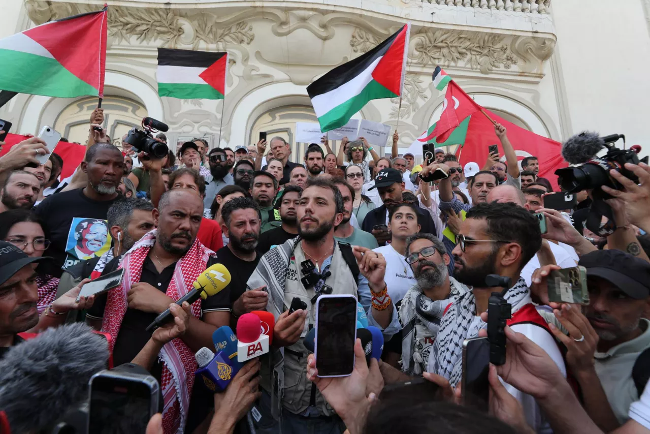 Rueda de prensa de la Global Sumud Flotilla, hoy en Tunez. Foto. EFE. 
