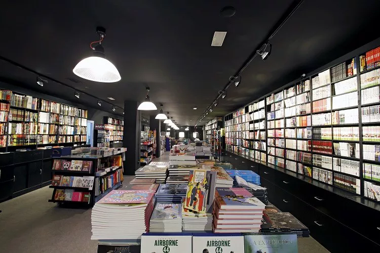 Bilboko Joker Comics izeneko denda. Argazkia: Joker Comics