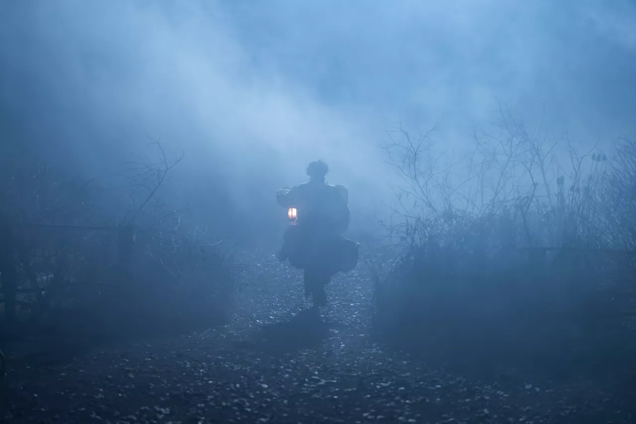 “Gaua”n ez galtzeko koordenadak .
Paul Urkijoren hirugarren film luzea ostiralean, hilak 14, iritsiko da zinema aretoetara. Lehenago, Urkijok berak pelikularen inguruko gako batzuk eman dizkigu, gauean murgiltzeko mapa modura erabil ditzagun. 