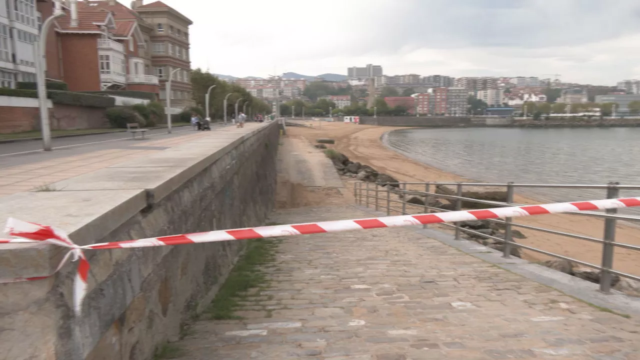 Getxoko Areetako hondartza hustu dute pertsona batek "herdoildutako objektu bat" aurkitu eta gero