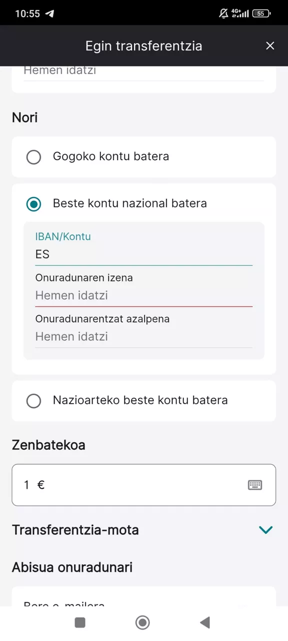 Hemendik aurrera, bankuak erabiltzaileari jakinaraziko dio, hartzailearen izena eta IBAN kodea bat ez badatoz; izan ere, transferentzia bidezko iruzurra errotik moztea du helburu neurri horrek.