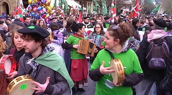 Igeldoren aldeko manifestazioa