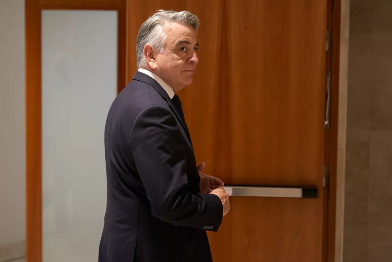 El lehendakari, Imanol Pradales, inicia con el presidente del PP vasco, Javier de Andrés,  para analizar la situación política foto: CARLOS GONZALEZ
