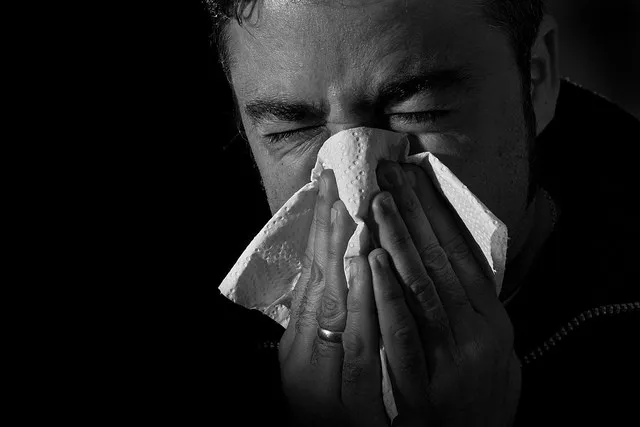 Secreción nasal, uno de los principales síntomas del catarro común.