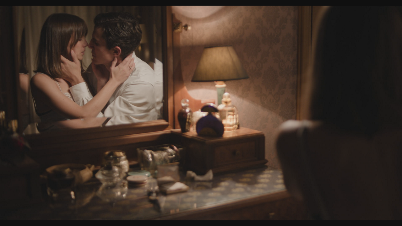 Alex González y Aura Garrido en la película de Imanol Uribe. 