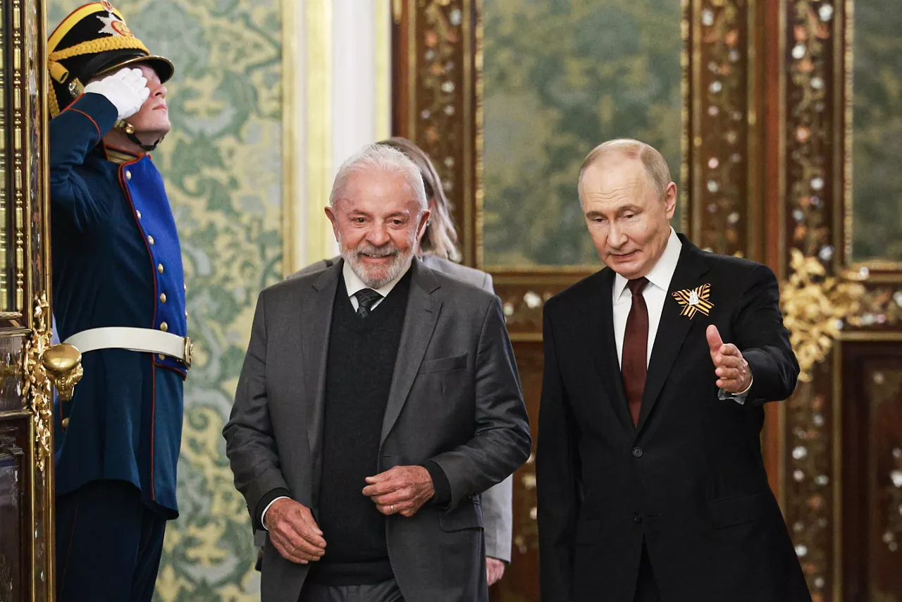 (Foto de ARCHIVO)

RUSSIA, MOSCOW - MAY 9, 2025: Vladimir Putin, President of Russia, and his Brazilian counterpart Luiz Inacio Lula da Silva (R-L) arrive for a bilateral meeting at the Moscow Kremlin



Europa Press/Contacto/Alexander Shcherbak

09/5/2025