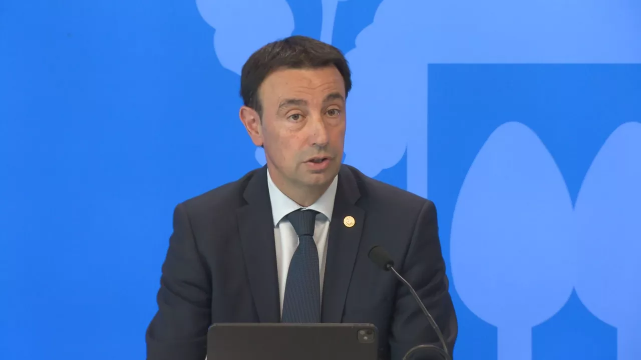 La propuesta del SMI vasco "exige un proceso profundo de concertación social y política", en palabras de Torres