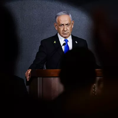 JERUSALEM (Israel), 13/08/2025.- Israeli Prime Minister Benjamin Netanyahu delivers a speech during the U.S. Independence Day reception hosted by Newsmax, at the Waldorf Astoria Hotel in Jerusalem, 13 August 2025. Newsmax holds the reception annually to celebrate ties between the United States and Israel. (Estados Unidos, Jerusalén) EFE/EPA/Ronen Zvulun / POOL
