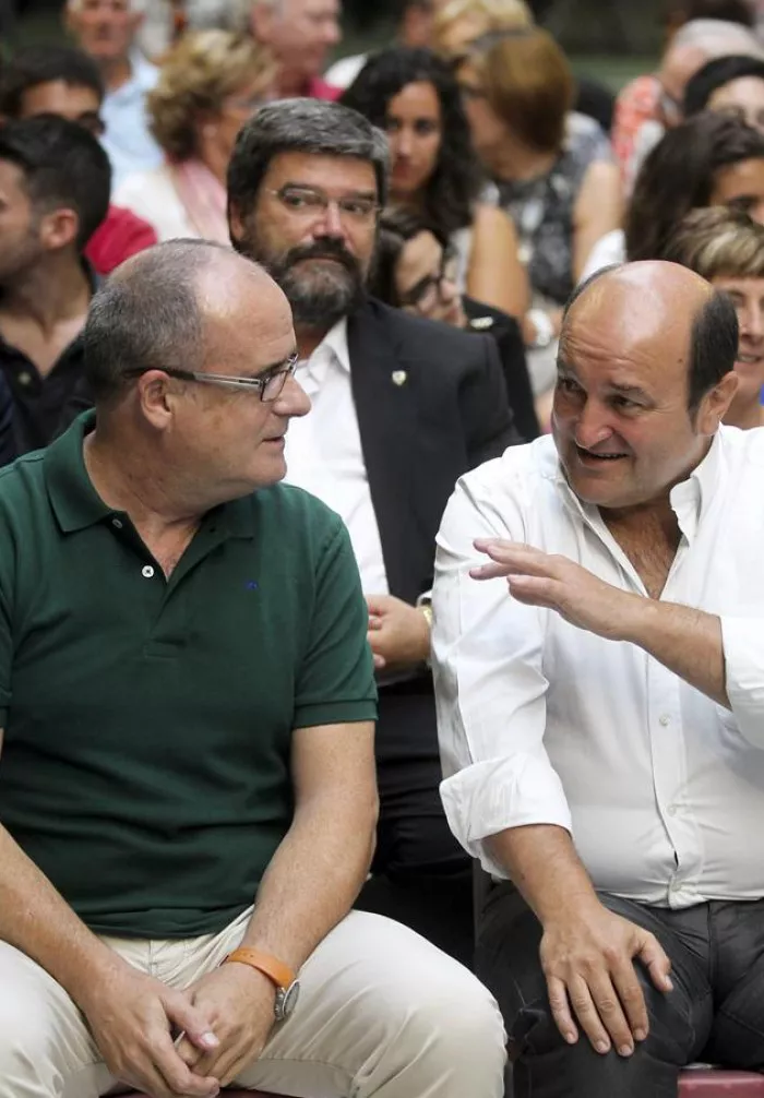 Joseba Egibar y Andoni Ortuzar, en el inicio del curso político del PNV en Zarautz. EFE