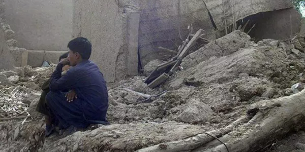 Las ruinas tras el terremoto de Awaran (Pakistán). EFE