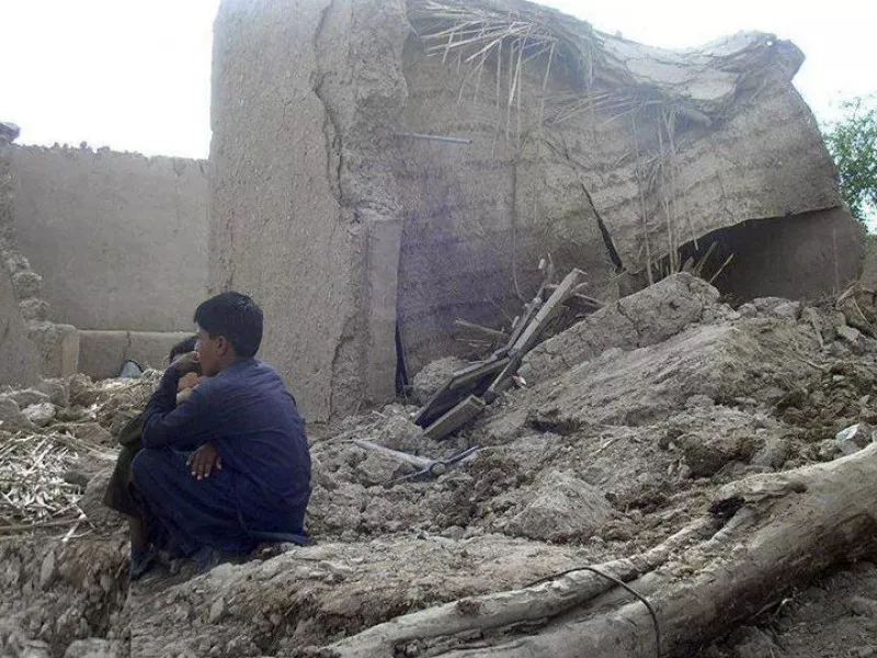 Las ruinas tras el terremoto de Awaran (Pakistán). EFE