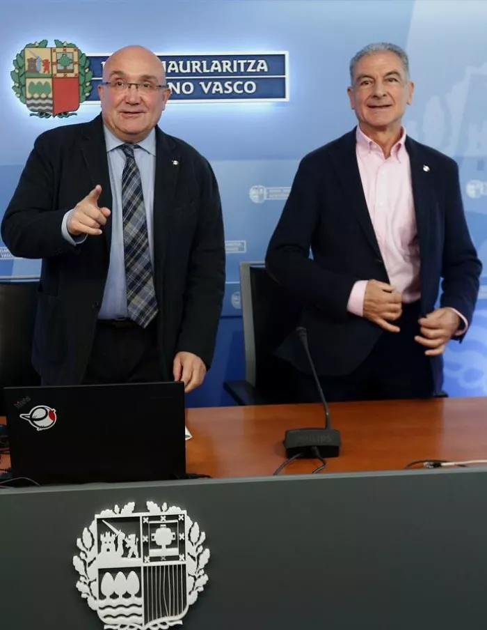 Patxi Baztarrika, Hizkuntza Politikarako sailburuordea, gaur Donostian. Argkia: EFE