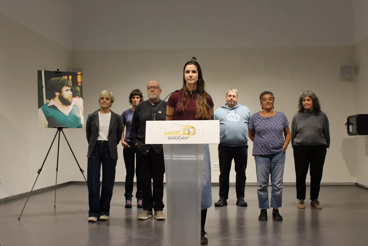 Presentación de una iniciativa dará a conocer el asesinato de Mikel Zabalza con un autobús que recorrerá varias localidades.



REMITIDA / HANDOUT por RED DE PERSONAS TORTURADAS

Fotografía remitida a medios de comunicación exclusivamente para ilustrar la noticia a la que hace referencia la imagen, y citando la procedencia de la imagen en la firma

23/9/2025