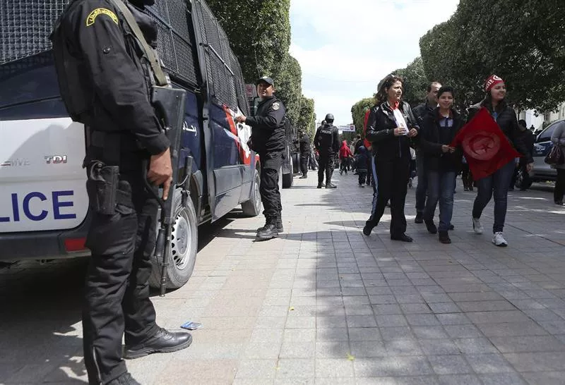 Agentes de policía tunecinos. Imagen de archivo: EFE