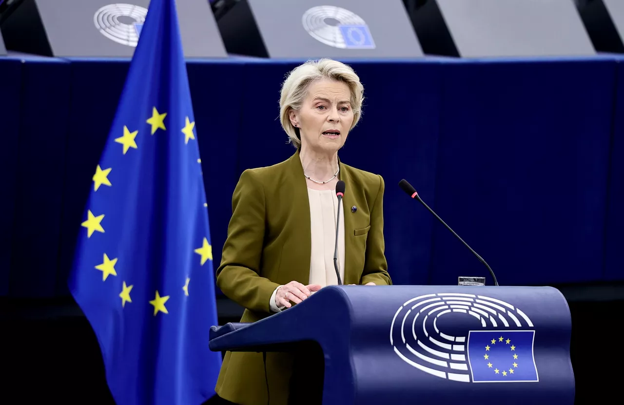 STRASBOURG (France), 10/09/2025.- European Commission President Ursula von der Leyen delivers a statement during a 'State of the Union' debate at the European Parliament in Strasbourg, France, 10 September 2025. The current plenary session runs from 08 until 11 September 2025. (Francia, Estrasburgo) EFE/EPA/RONALD WITTEK
