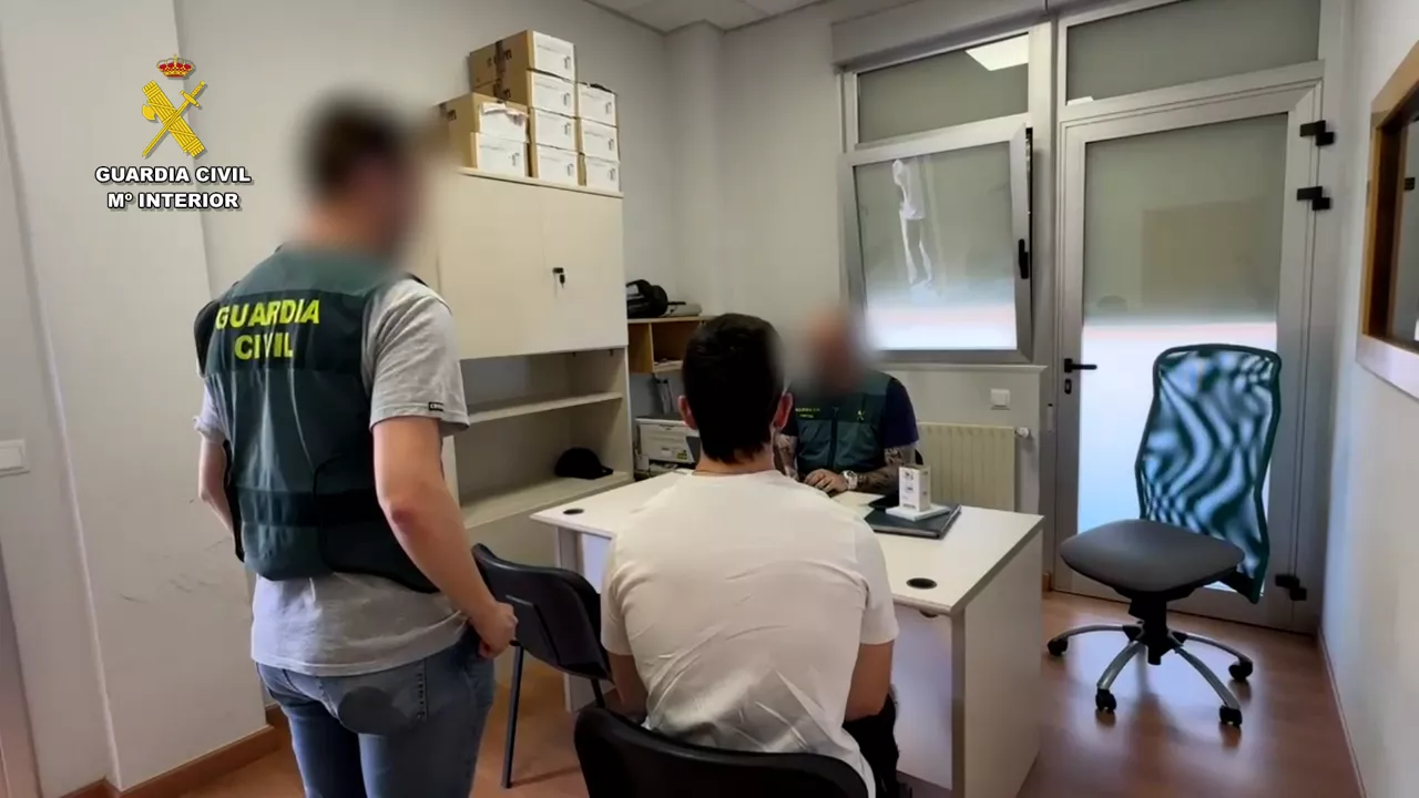 Dos personas detenidas en La Rioja y Soria por grabar y difundir material sexual de mujeres sin su consentimiento.