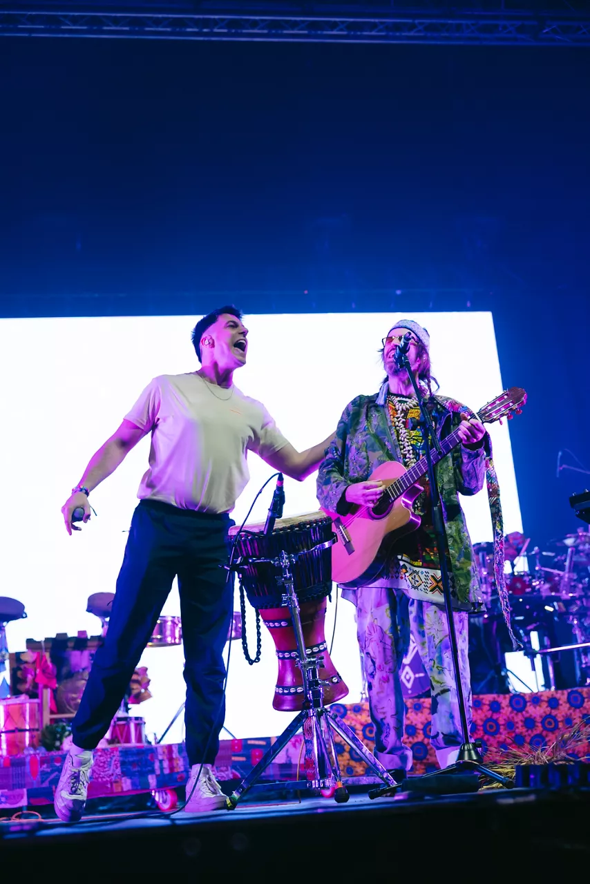 Pello Reparaz eta Crystal Fighters